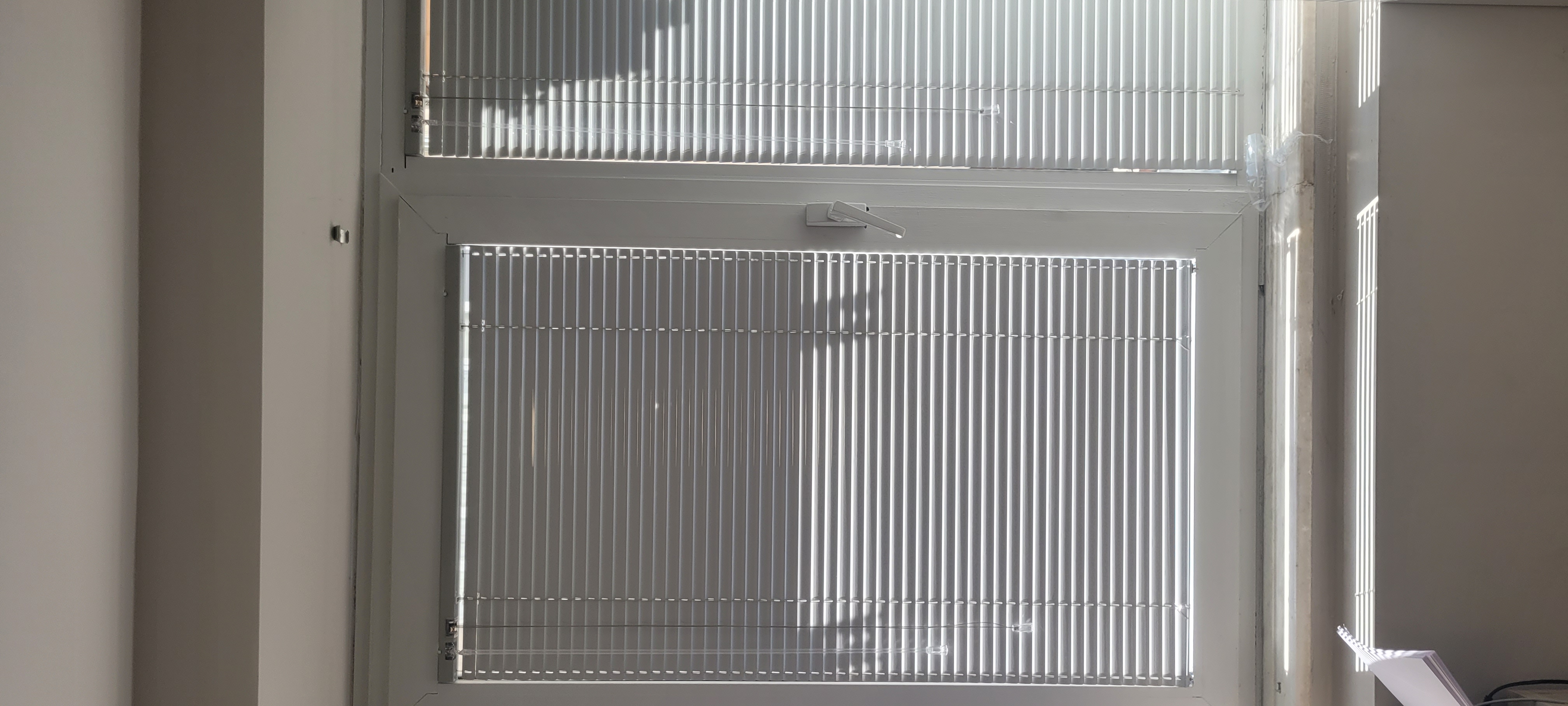 ستائر ألمنيوم عمودية - الصورة 18